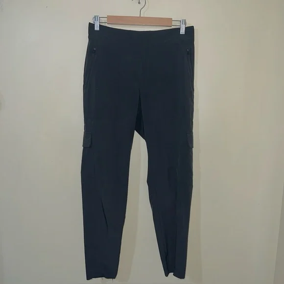Athleta Black Chelsea Cargo Pants Size 10 - Picture 3 of 6